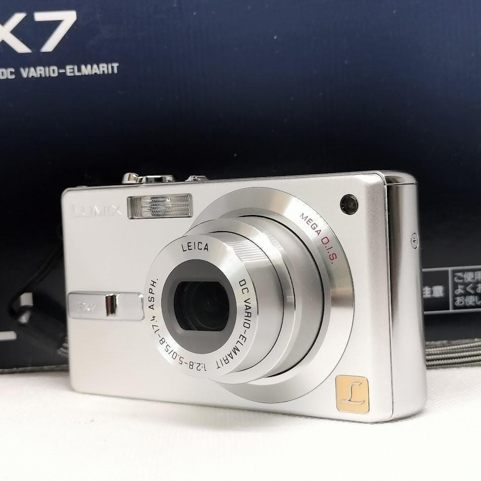 Panasonic LUMIX DMC-FX7 シルバー 82c586
