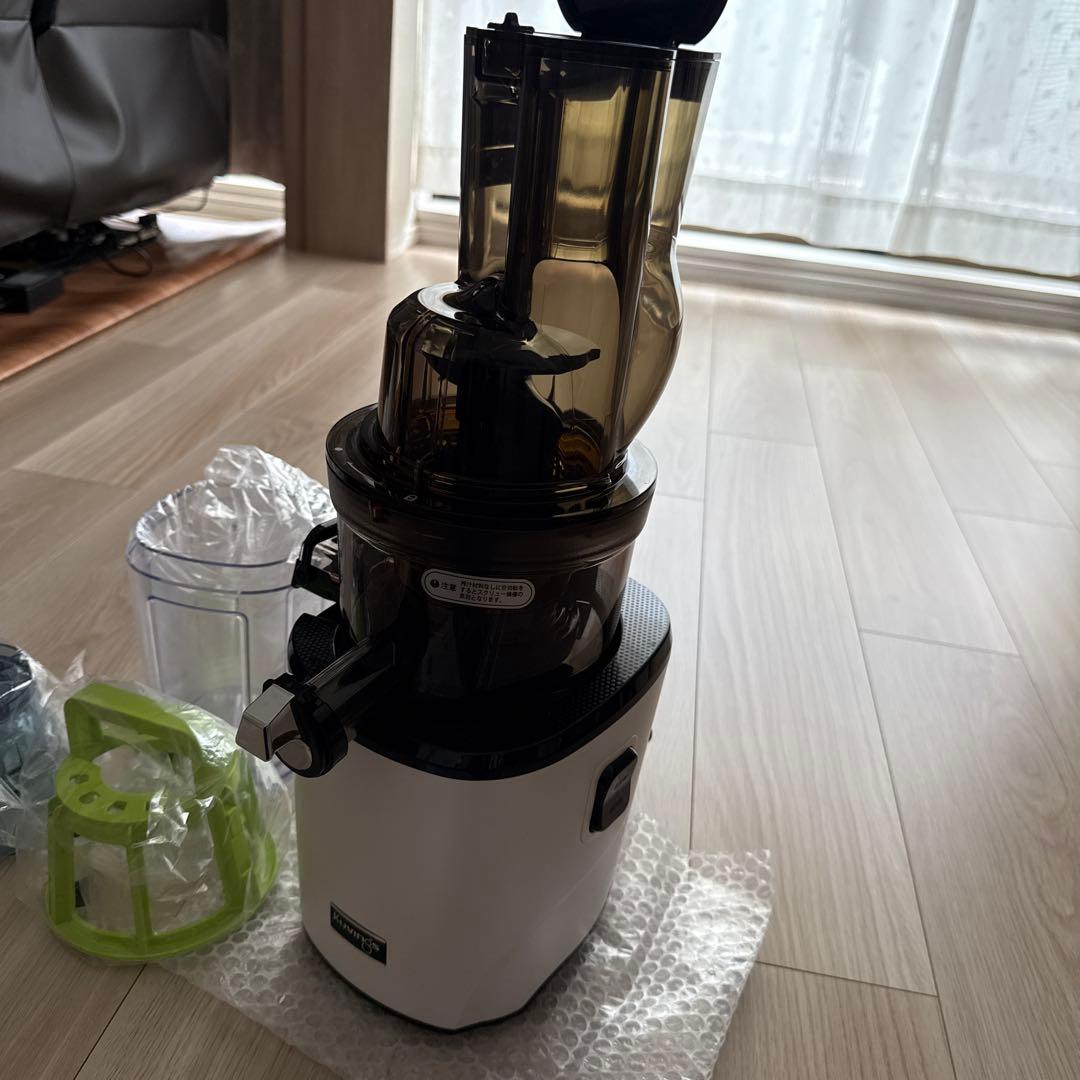 Kuvings Whole Slow Juicer ホワイト