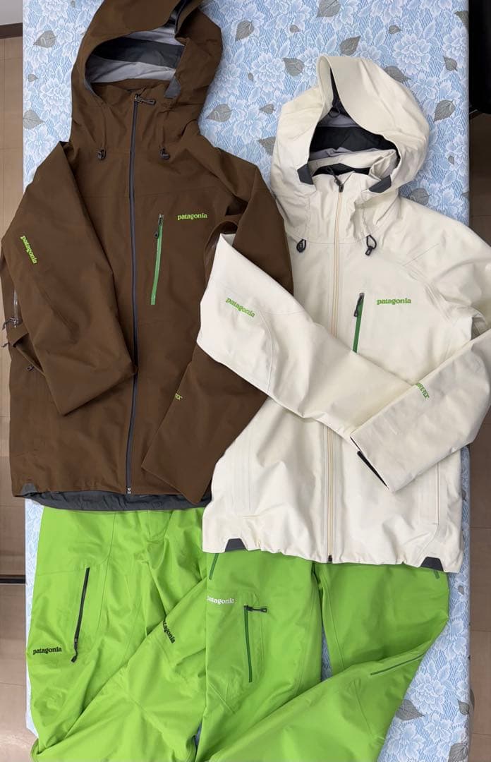 patagonia スキー /スノーボードウェア ブラウン/グリーン 男性用 M
