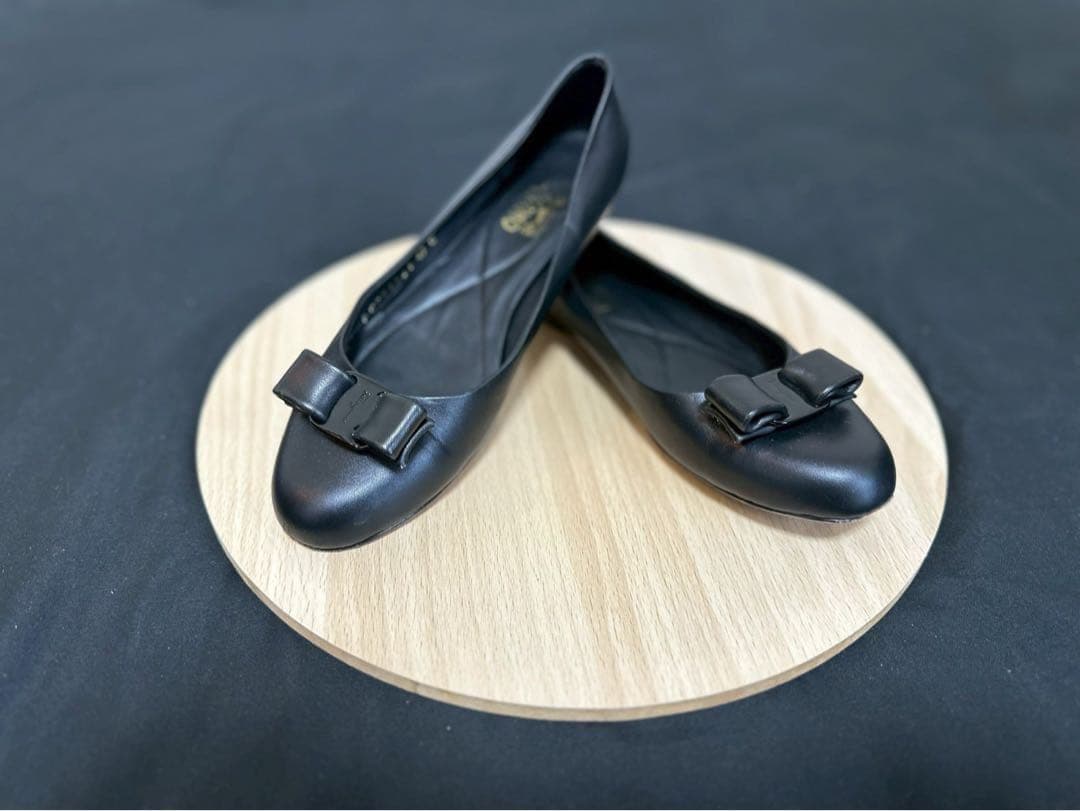 【最終整理】FERRAGAMO フェラガモ フラットシューズ 黒　25㎝