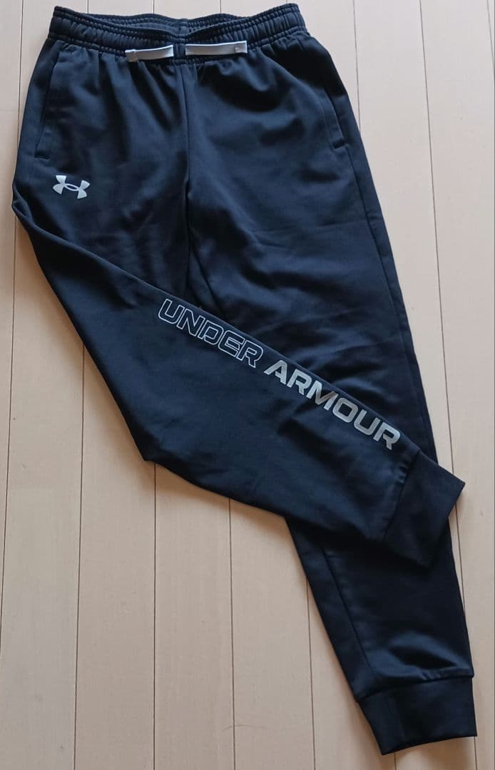 UNDER ARMOUR　男の子　17点まとめ売り　140