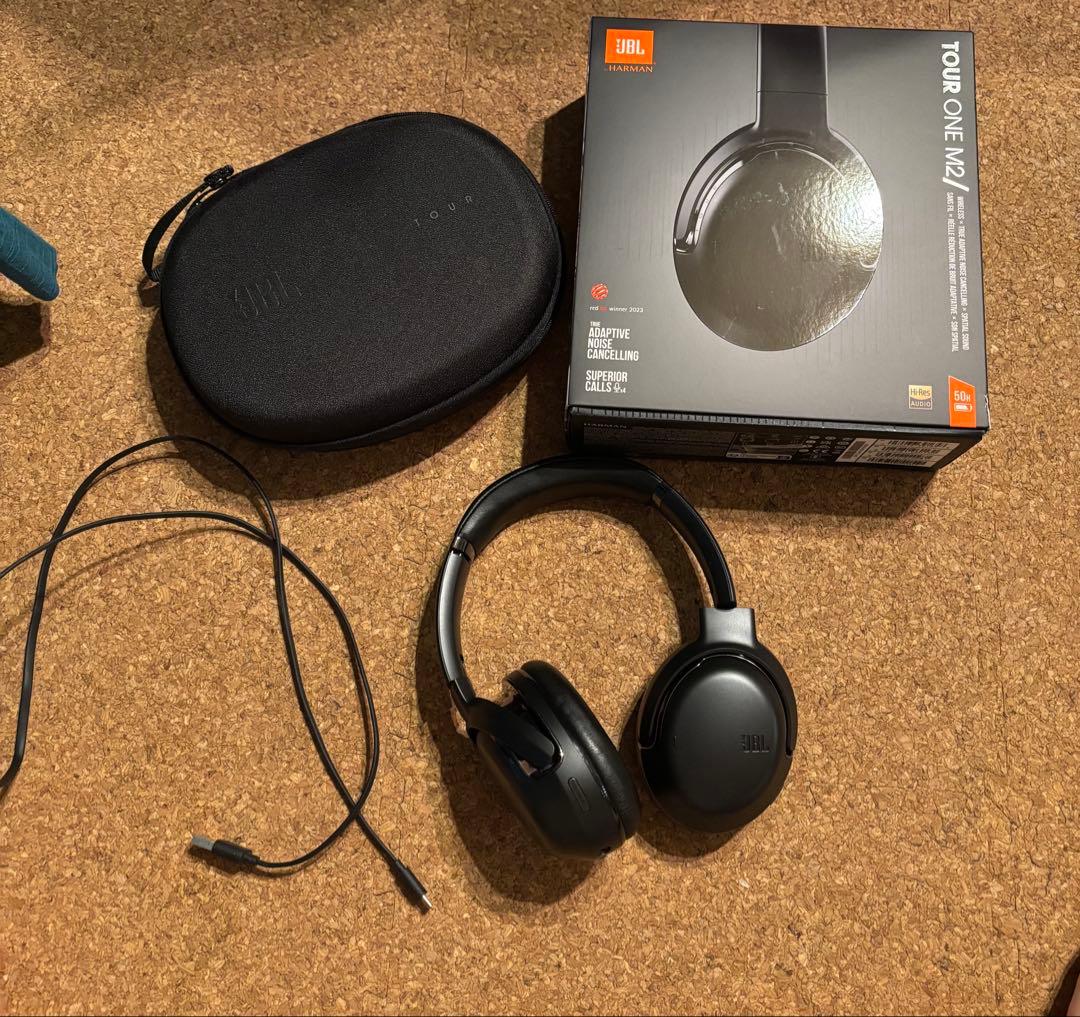 ヘッドホン JBL M2