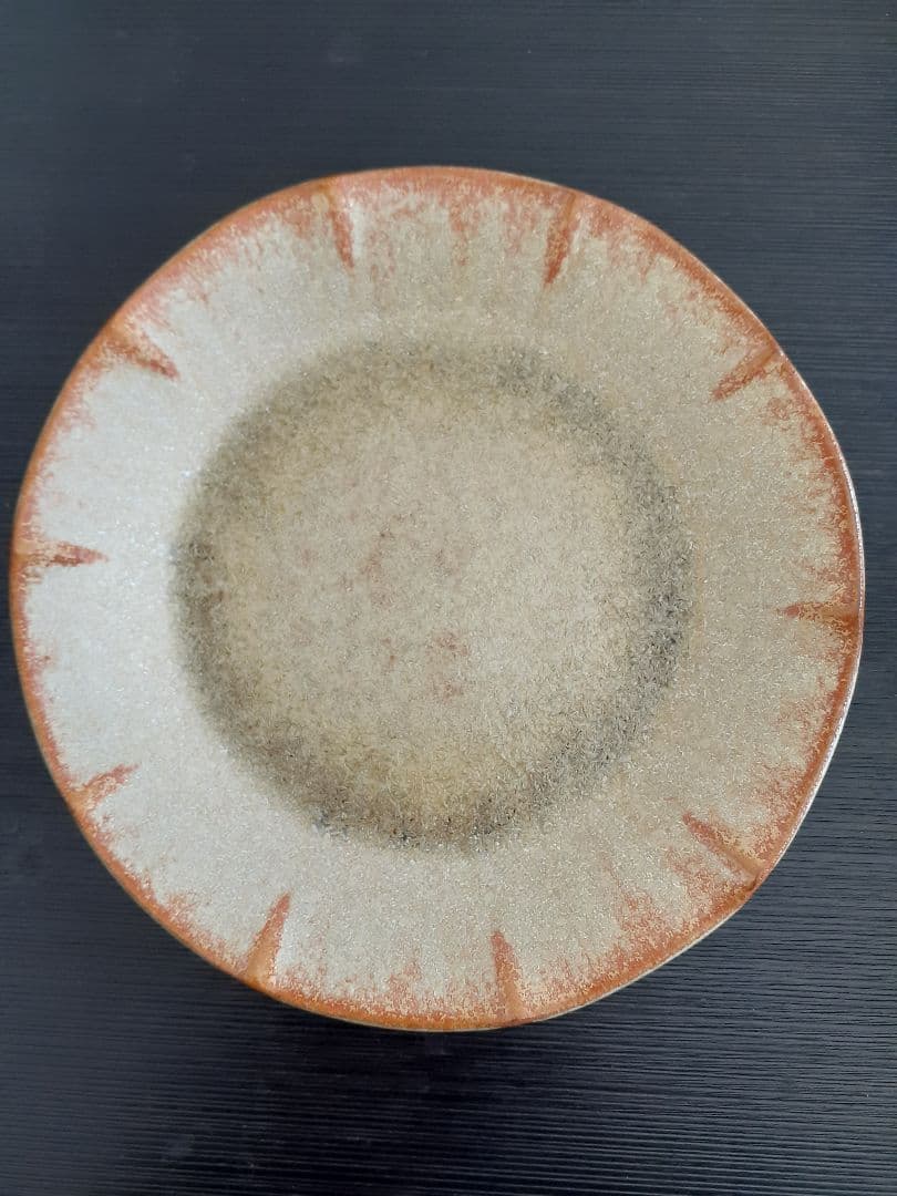 中尾哲彰　睦月銀河　子を背負う皿