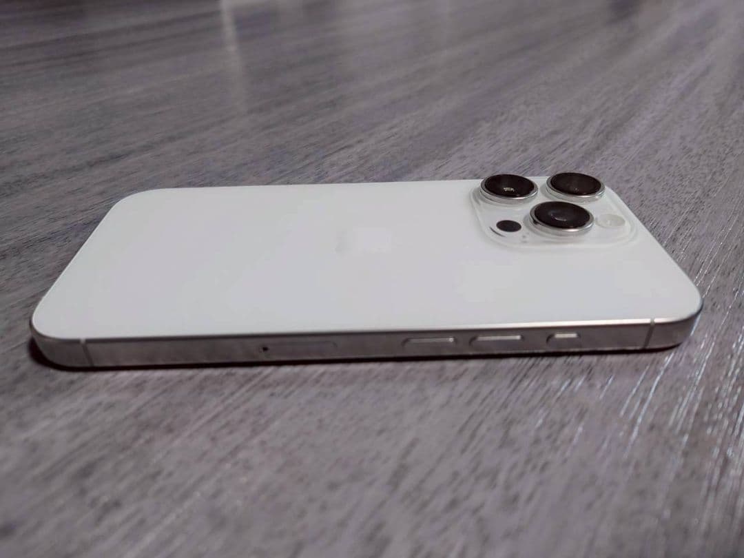 Apple iPhone 16 Pro ホワイト 本体