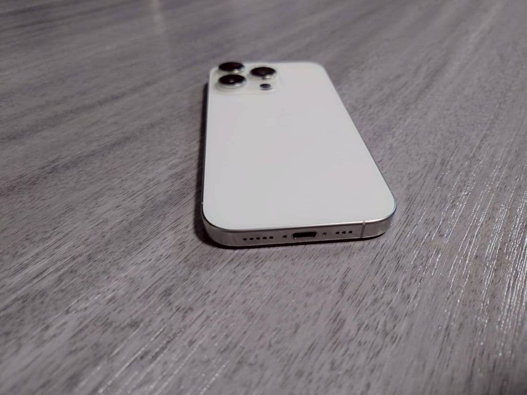 Apple iPhone 16 Pro ホワイト 本体