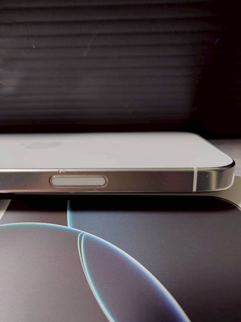 Apple iPhone 16 Pro ホワイト 本体