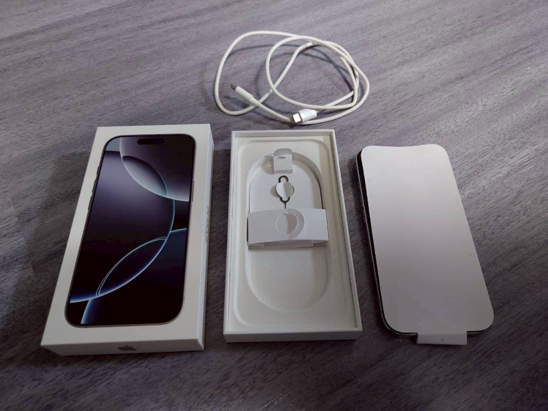 Apple iPhone 16 Pro ホワイト 本体