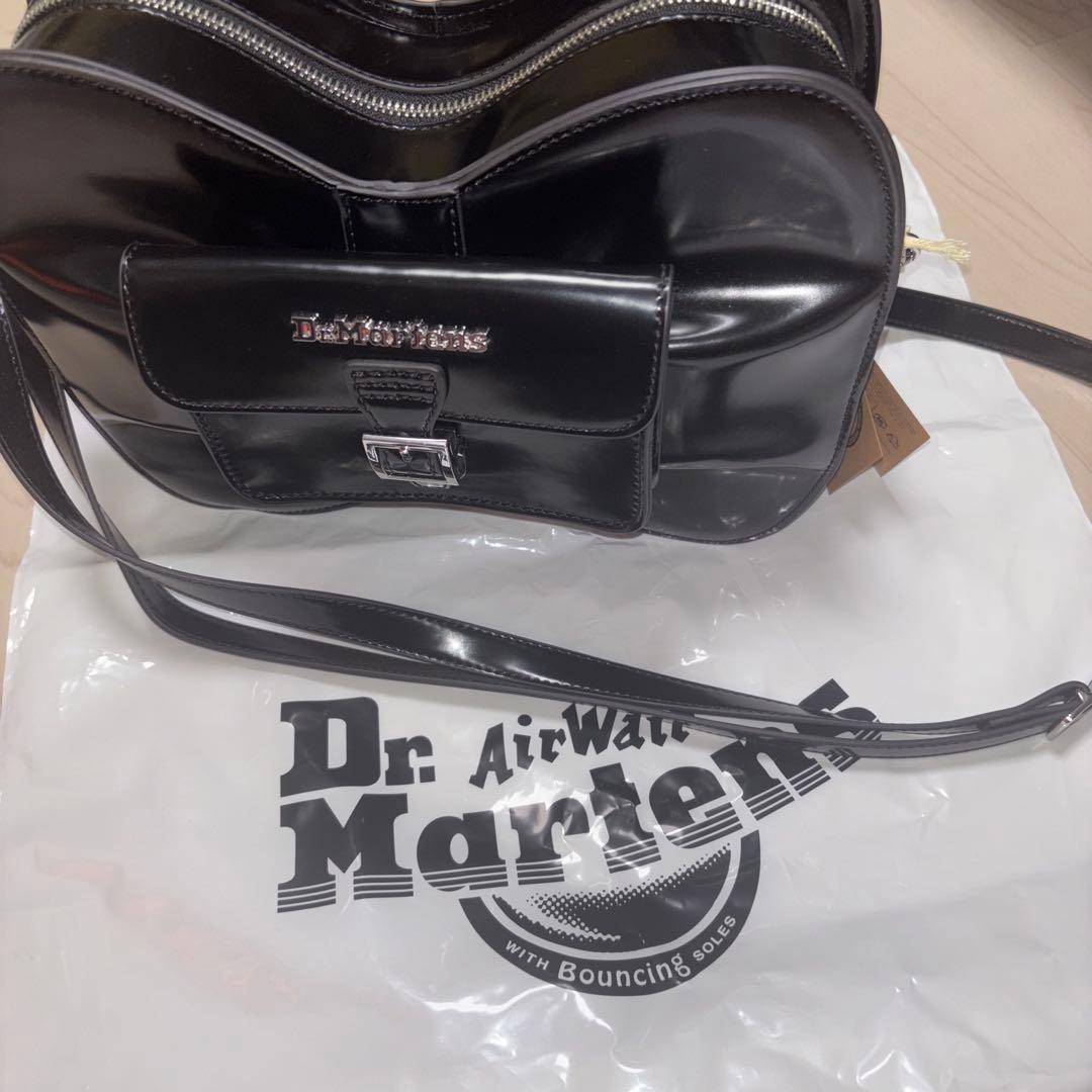 ドクターマーチン　ショルダーバッグ　リボン