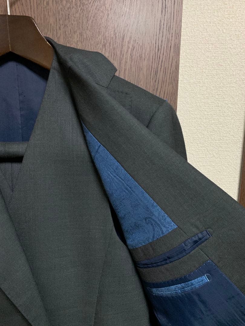 専用A6新品秋冬イタリアMARLANEウール100%オリーブ系3ピーススーツ小訳