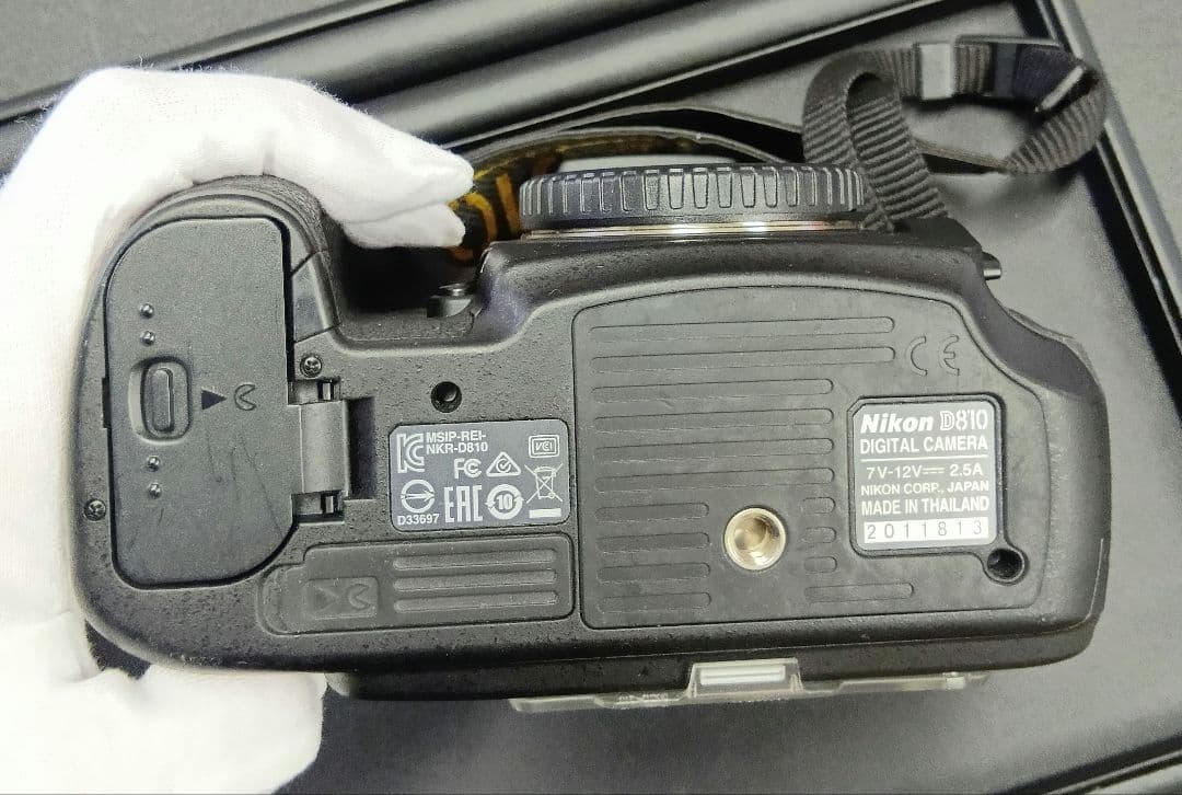 D810ボディ 充電器　バッテリー２個