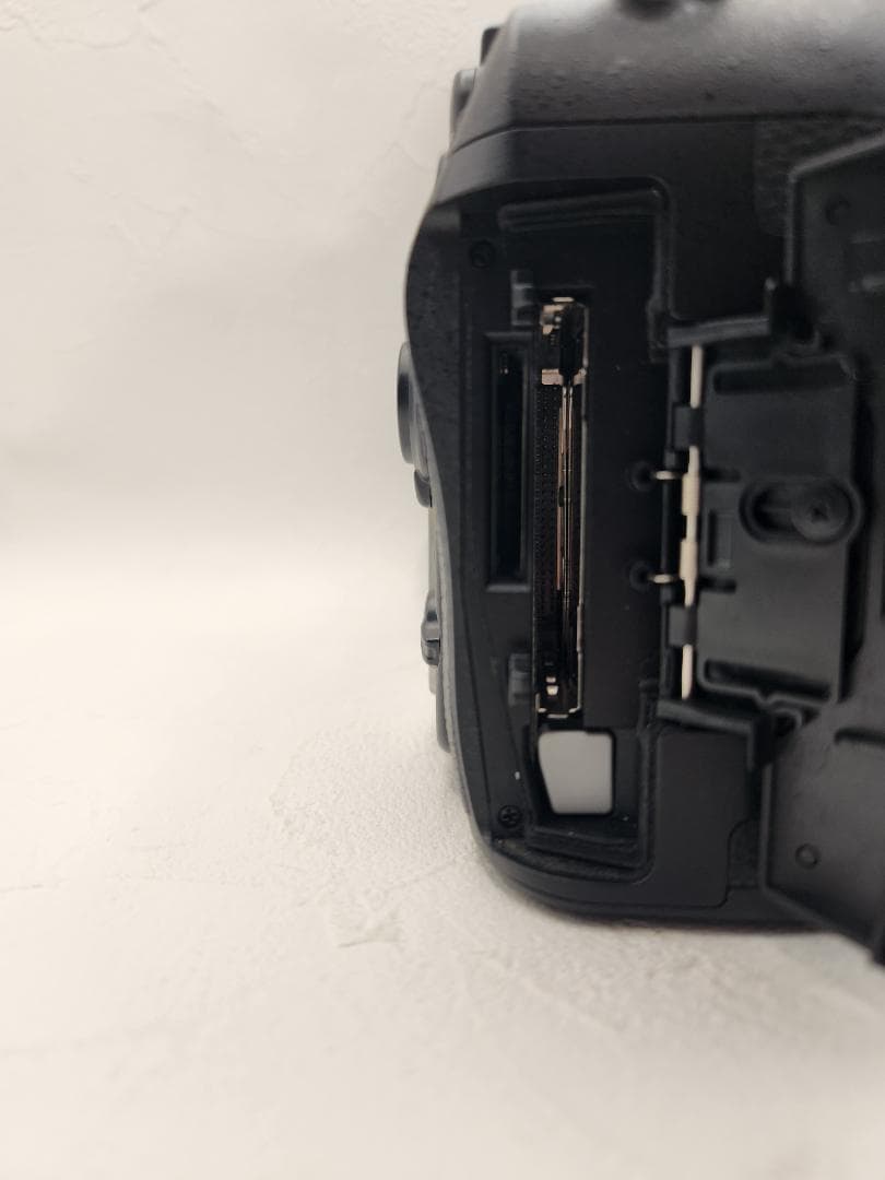 D810ボディ 充電器　バッテリー２個