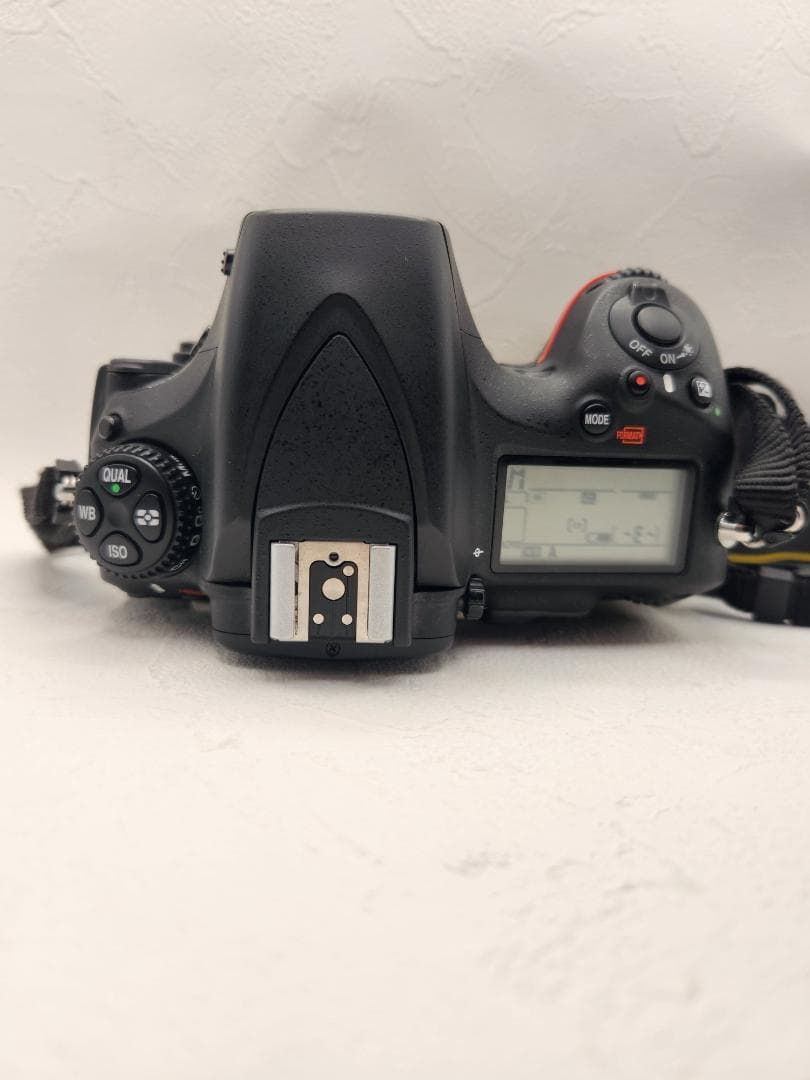 D810ボディ 充電器　バッテリー２個