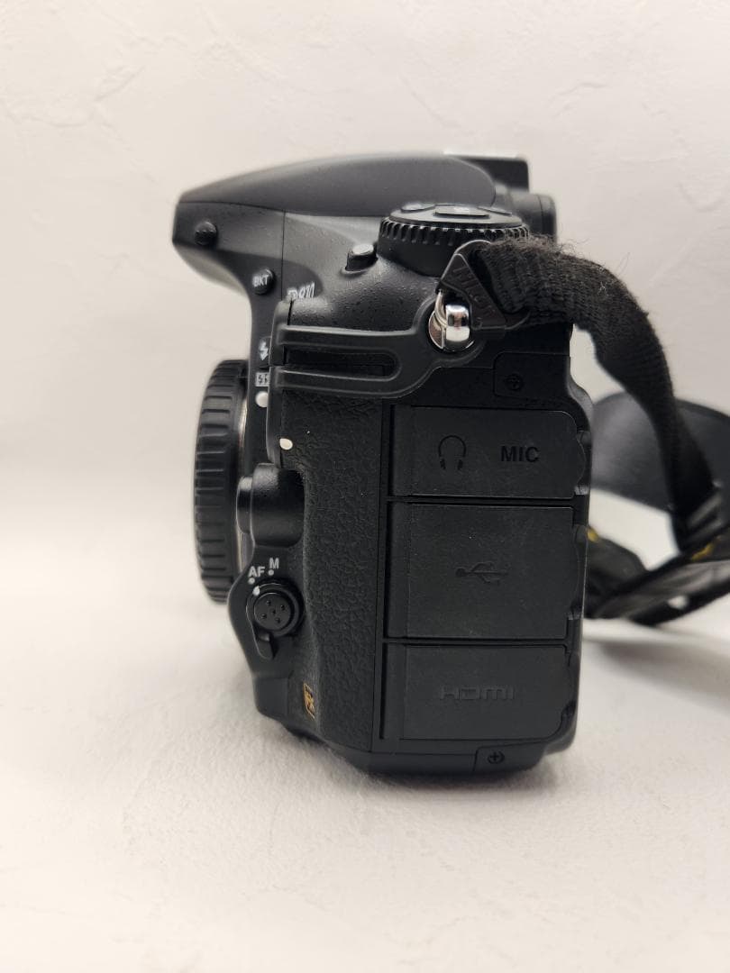 D810ボディ 充電器　バッテリー２個