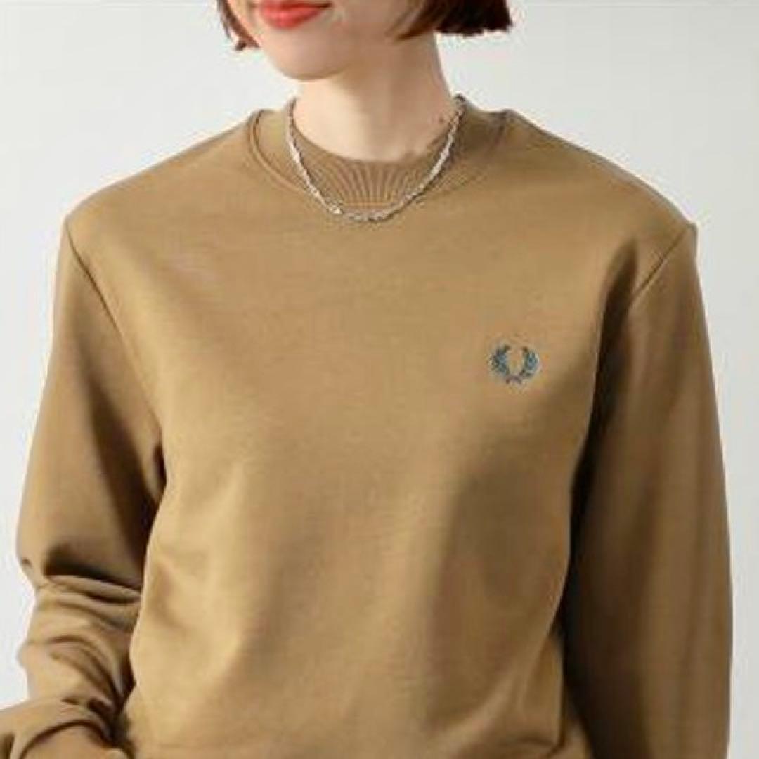 フレッドペリー 刺繍ロゴ クルーネック FRED PERRYスウェット ベージュ