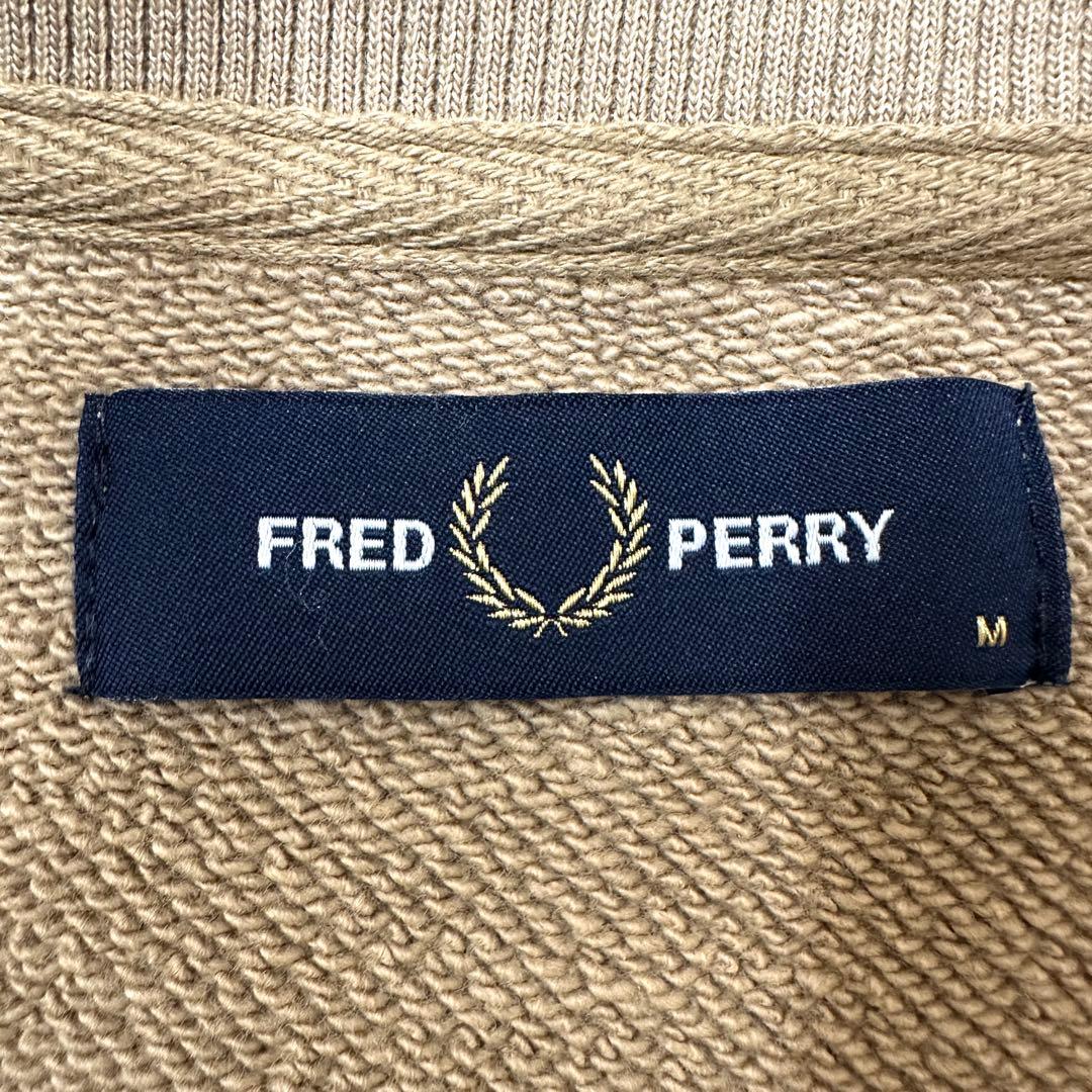 フレッドペリー 刺繍ロゴ クルーネック FRED PERRYスウェット ベージュ