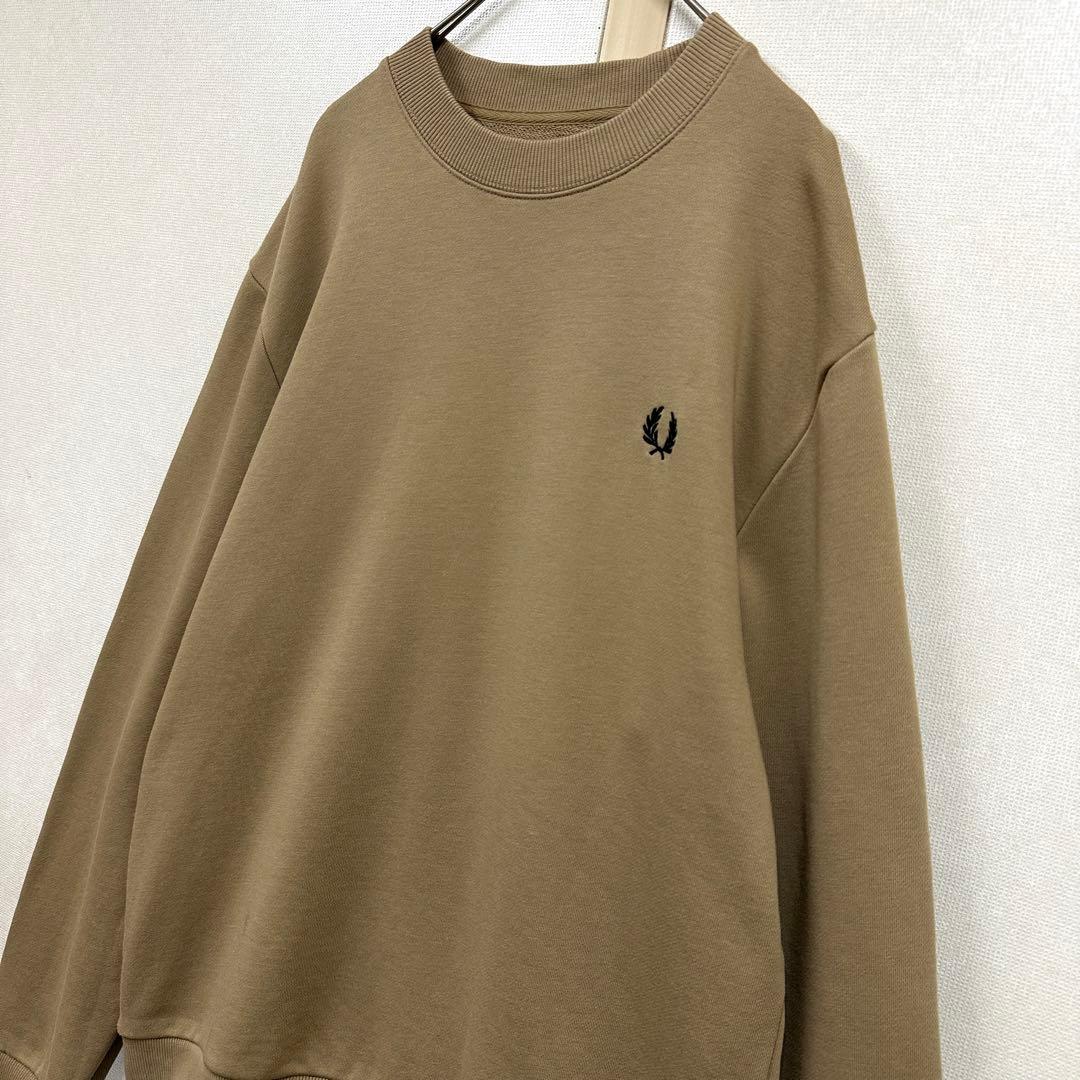 フレッドペリー 刺繍ロゴ クルーネック FRED PERRYスウェット ベージュ