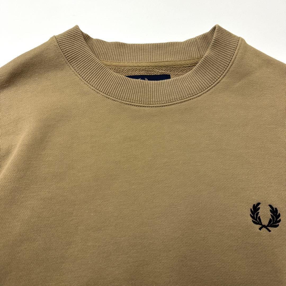 フレッドペリー 刺繍ロゴ クルーネック FRED PERRYスウェット ベージュ