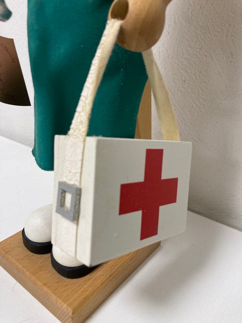 クリスチャンウルブリヒトの医者のくるみ割り人形　オルゴール付　ドイツ製