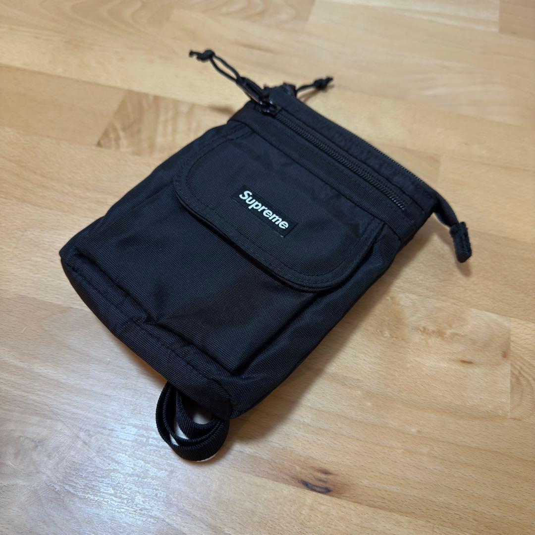 ☆ Supreme ブラック ショルダーバッグ コーデュラ
