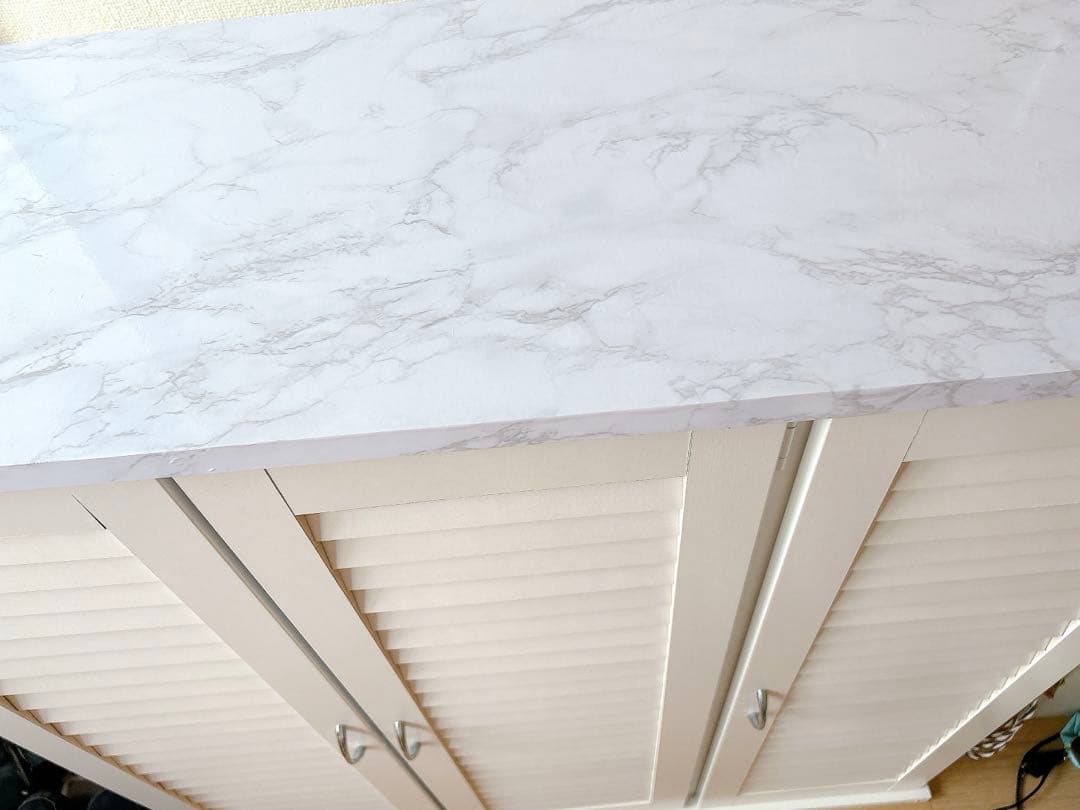 ホワイト　大理石　靴箱　シューズラック　ルーバー扉