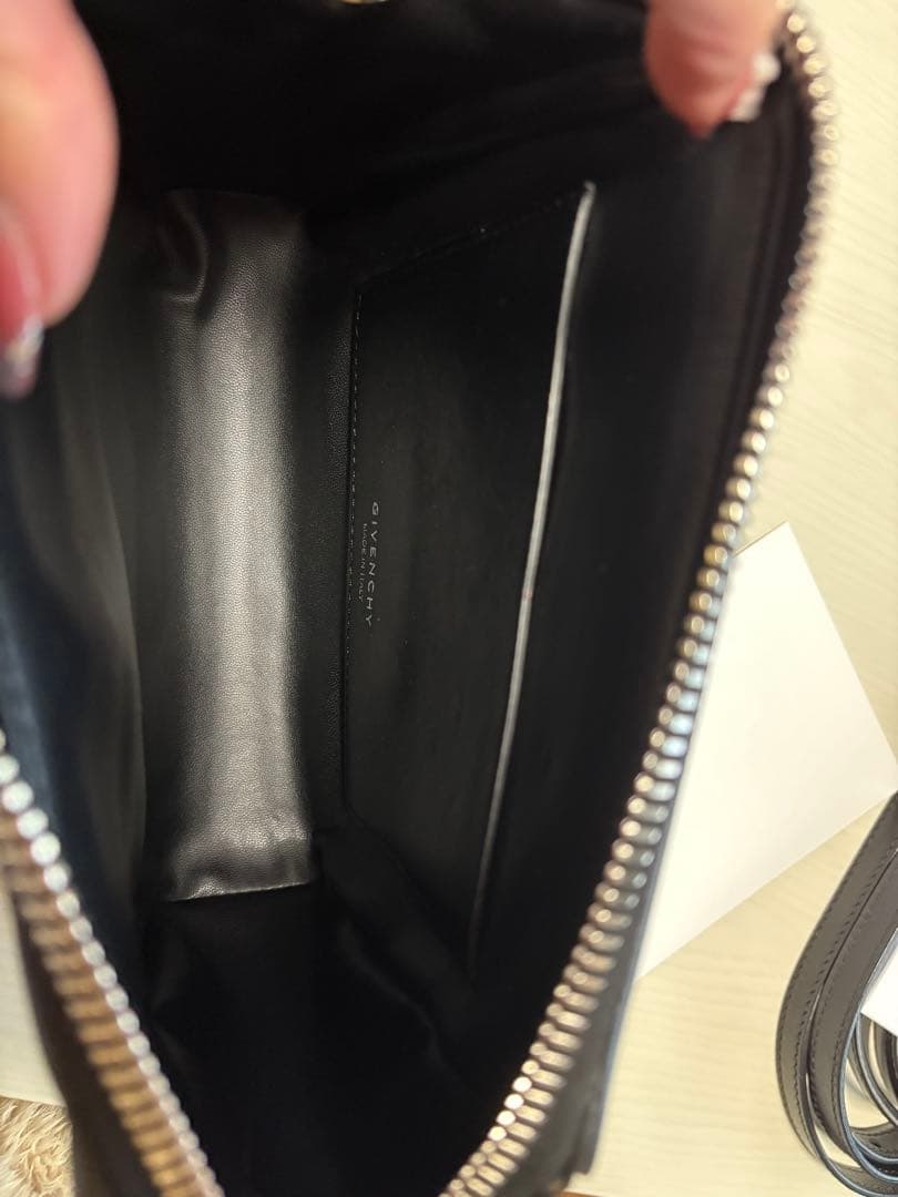 GIVENCHYショルダーバッグ　ハンドバッグ　BB 50KB16J001