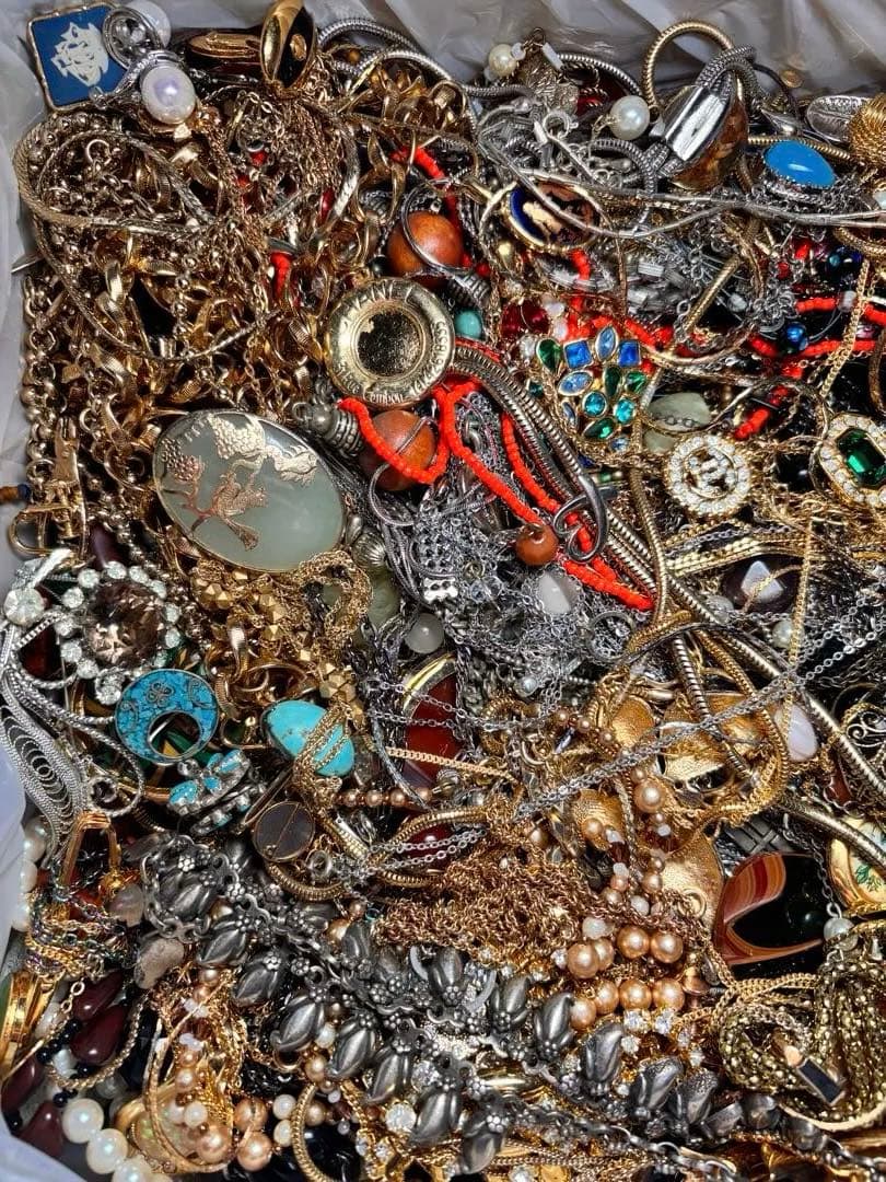 アクセサリー大量まとめ売り　11.7kg ジャンク