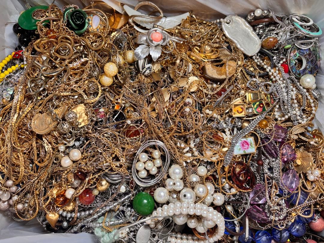 アクセサリー大量まとめ売り　11.7kg ジャンク