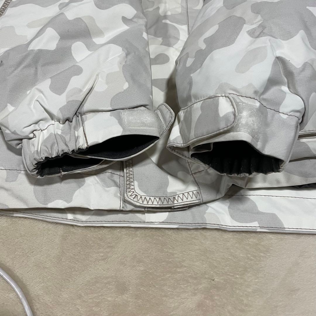 専用　【美品】デサント　スノーウェア　セットアップ　カモフラ柄　L相当