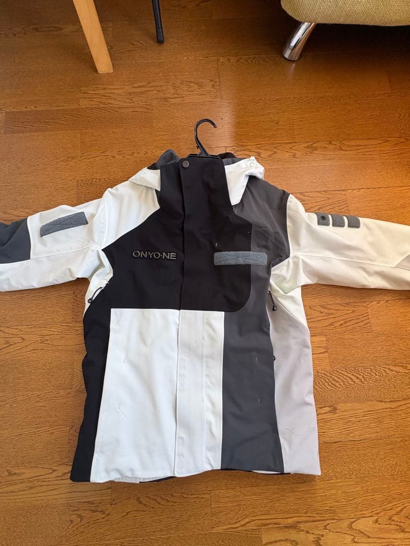 ONYONE スキーウェア フード付き