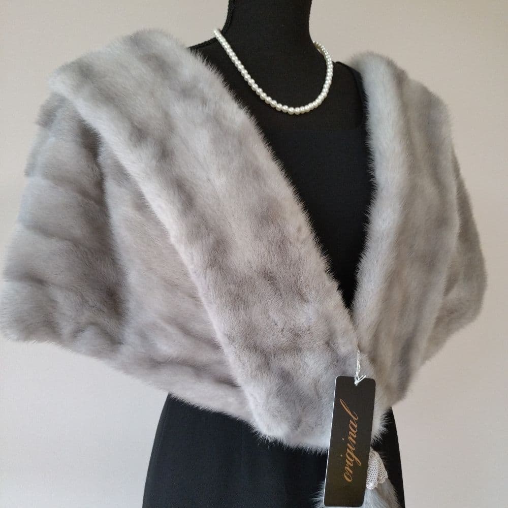 SAGA FOX サファイヤミンク　ケープ　ショール しっぽのフリンジ付き