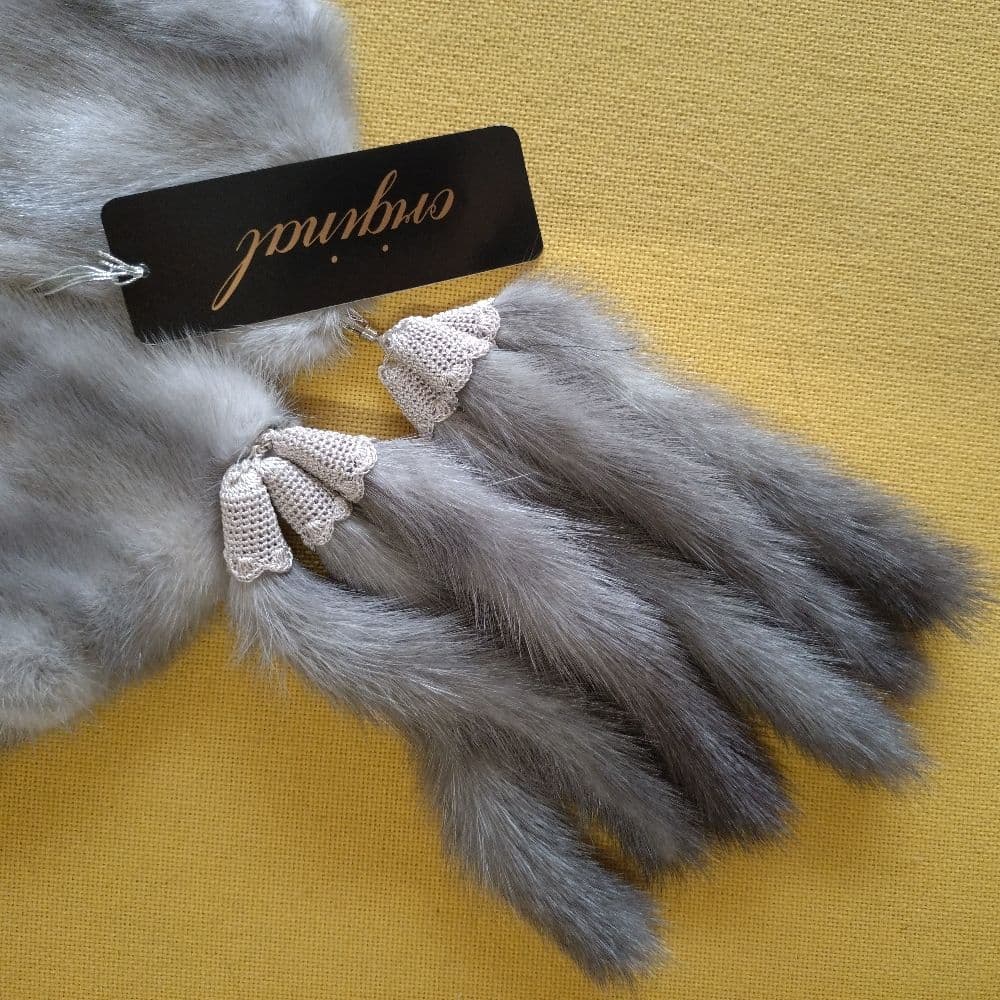 SAGA FOX サファイヤミンク　ケープ　ショール しっぽのフリンジ付き