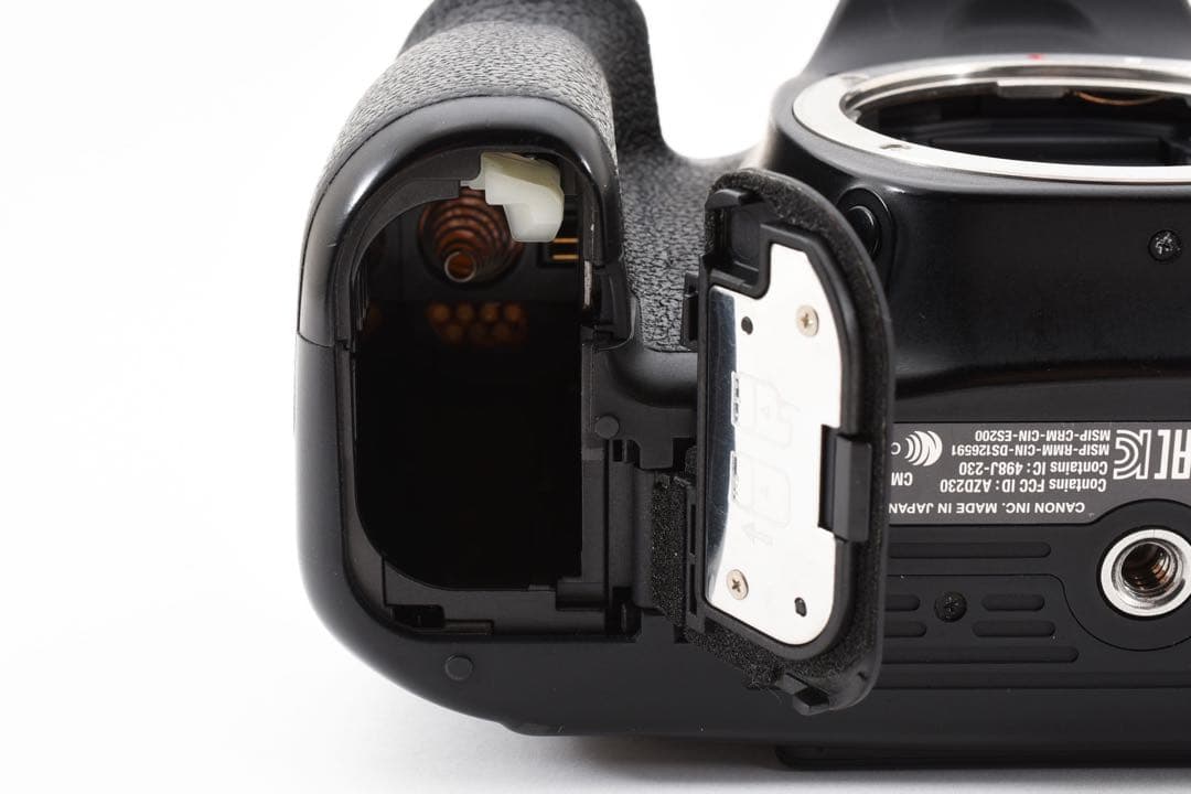 保証付き/Canon EOS80D標準&望遠&単焦点トリプルレンズセット