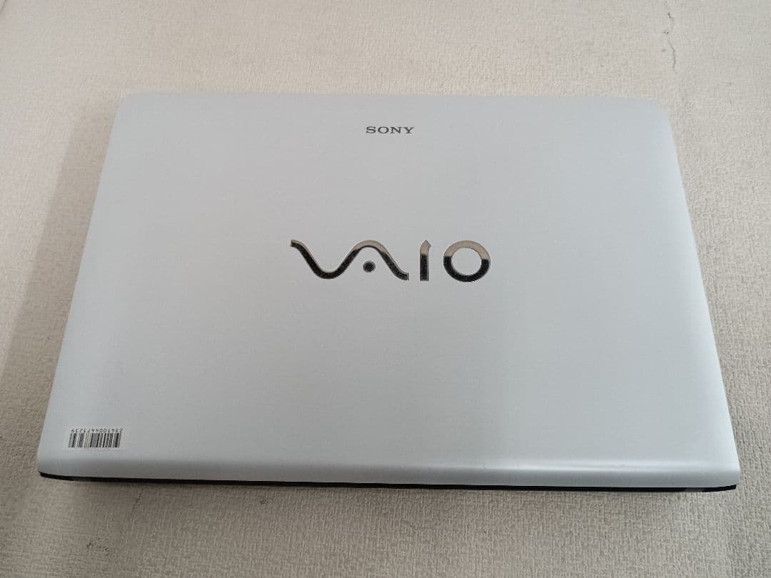 † Sony SVE141R11N 8GB ストレージ無