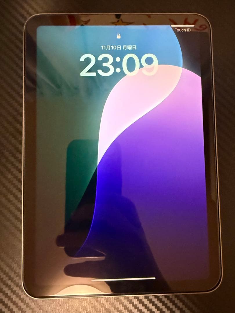 Apple iPad mini 第7世代　シルバー 本体 + ケース