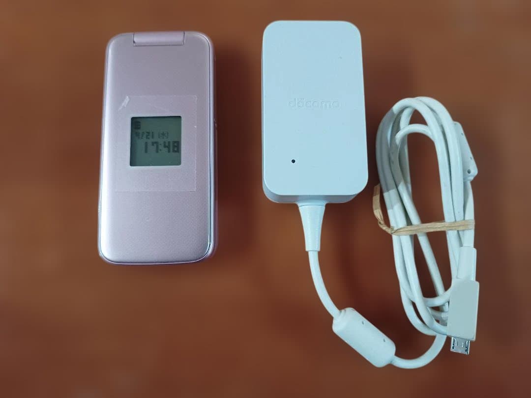 docomo 折りたたみ式携帯電話 F-01M ピンク 本体 4G(LTE)対応