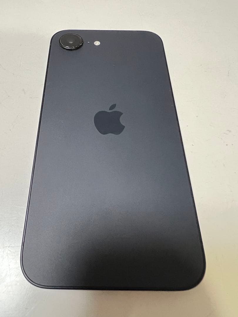 ★美品 iPhone 16e 128GB ブラック バッテリー容量100%