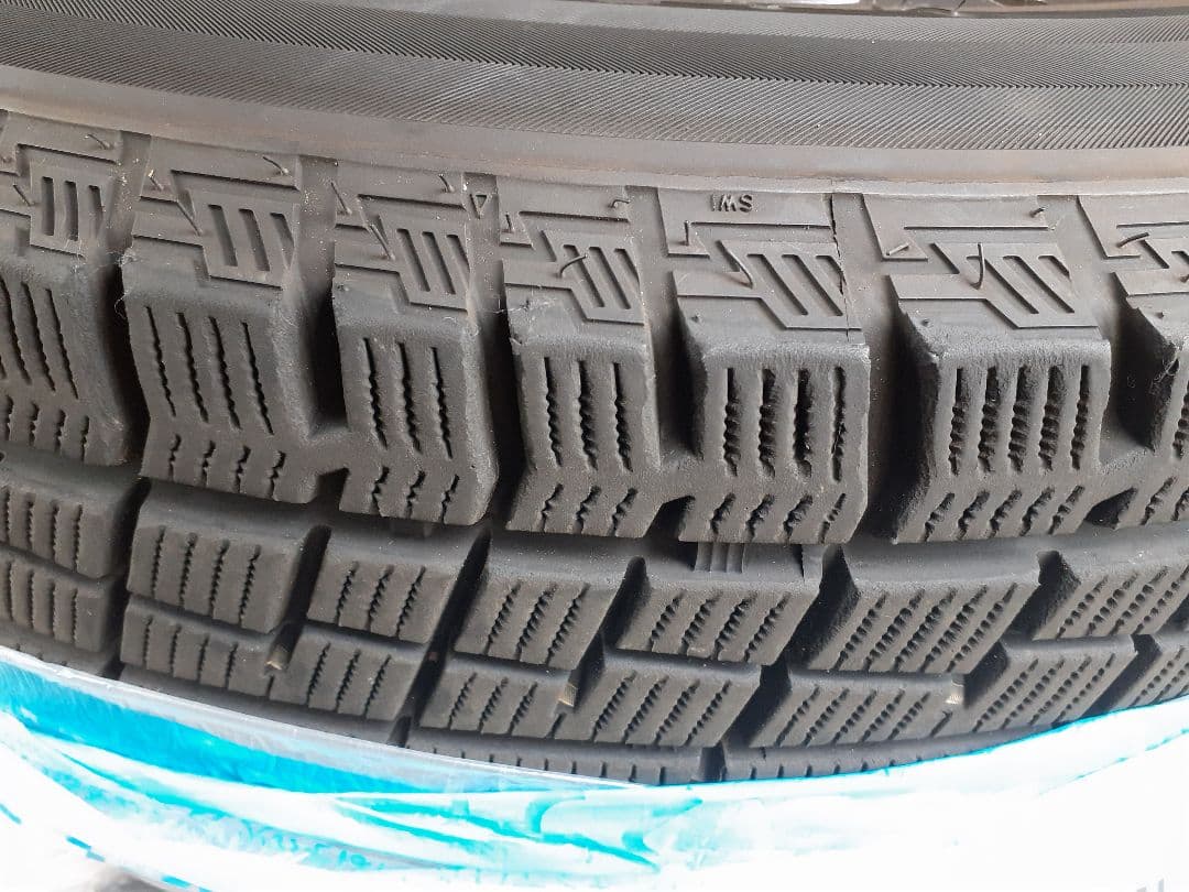 GRIPMAX 17インチ スタッドレスタイヤ・ホイールセット４本　ハリアー