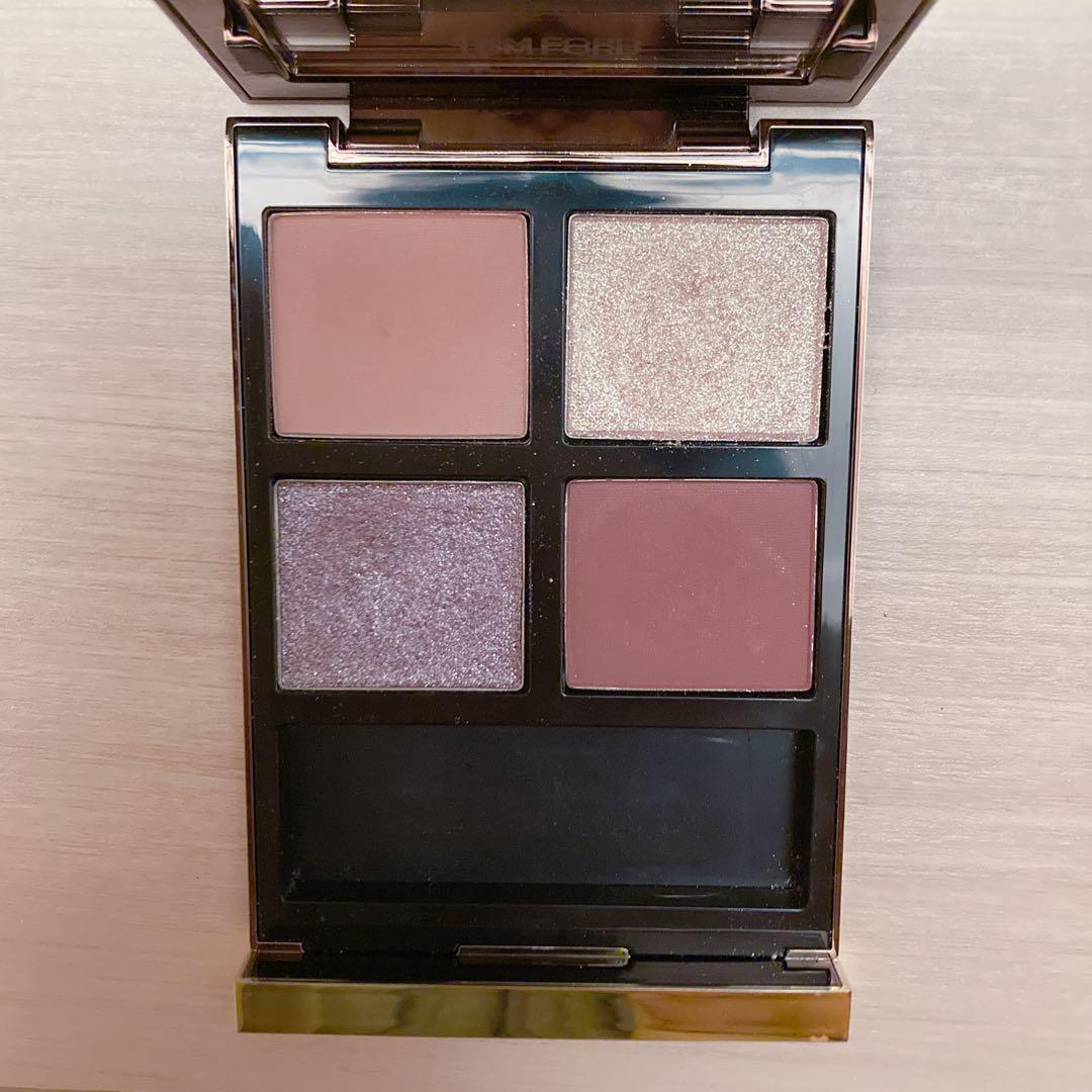 トムフォード　アイカラークォード　メタリックモーブ　アイシャドウ