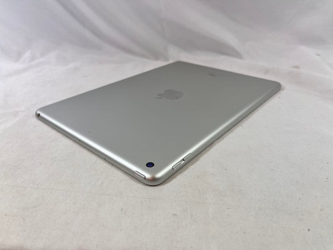 ③ Apple iPad Wi-Fiモデル　第7世代　32GB 初期化済