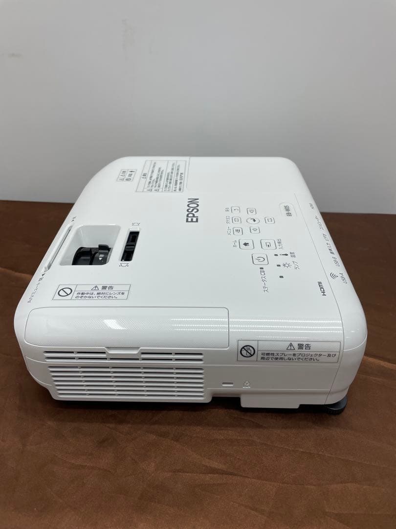 ⭐︎美品⭐︎EPSON プロジェクター EB-W05