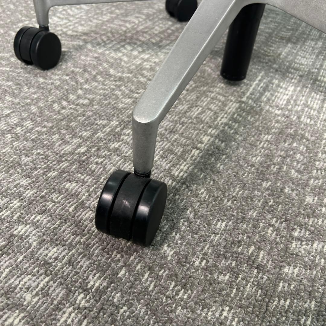 ぱぱさん　Herman millerハーマンミラーSetu（セトゥ）チェア