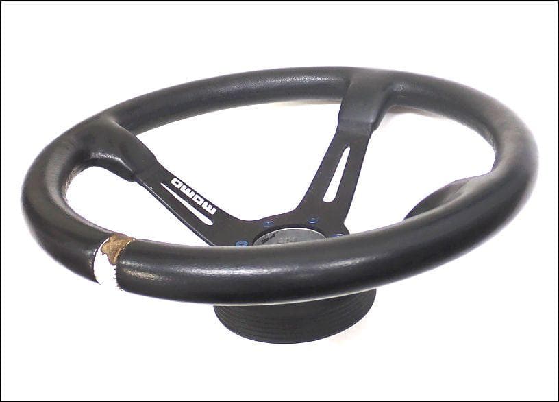 momo ステアリング 35φ ディープコーン