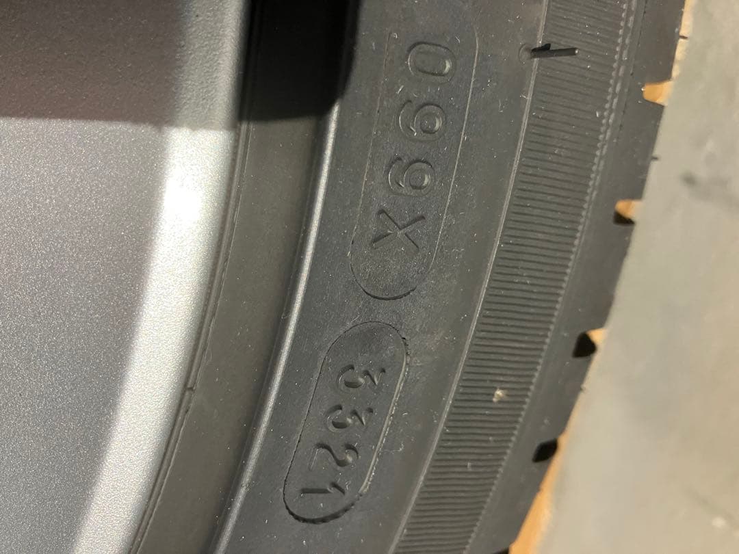 プリウス 30 ツーリング 純正ホイール ミシュラン プライマシーHP