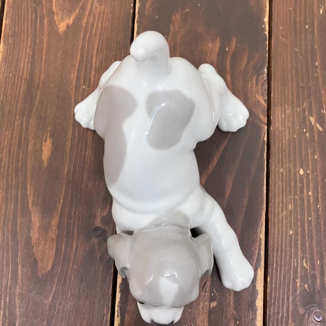 リヤドロ　LLADRO　むじゃきなビーグル　おしりを立てて　陶器　置物