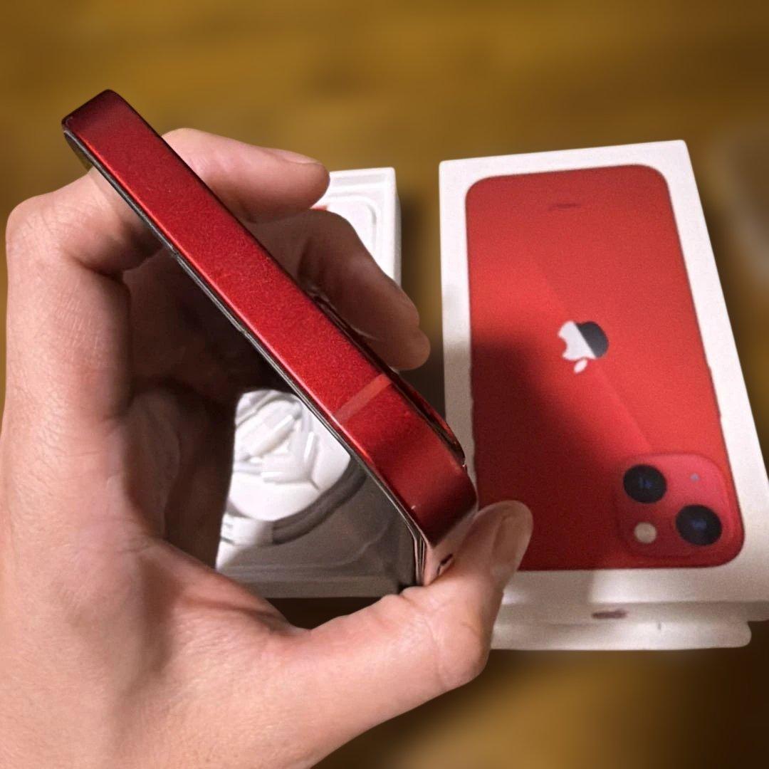 iPhone 13 (RED) 本体と付属品 保護フィルムは購入時すぐ貼ったまま