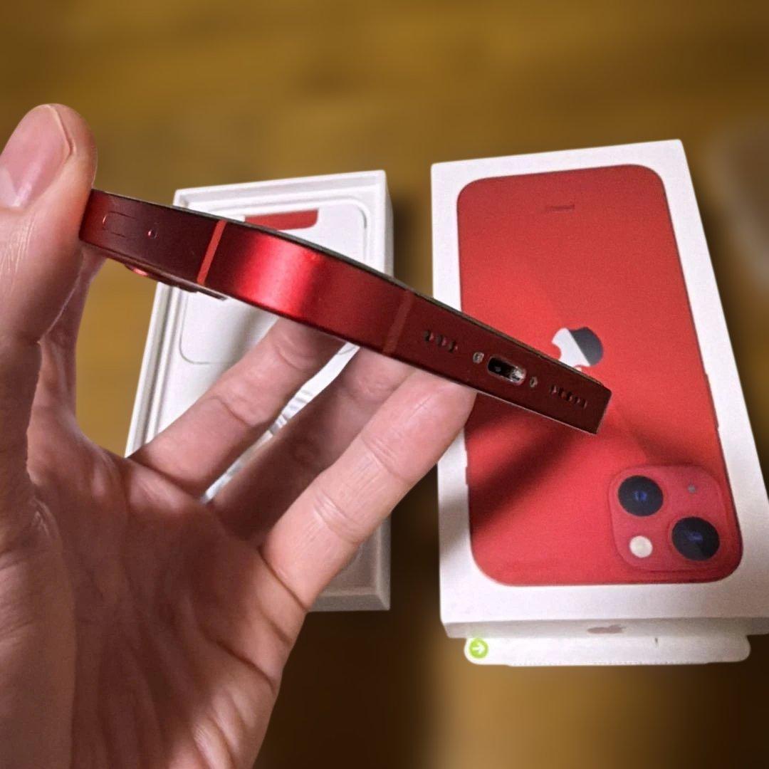 iPhone 13 (RED) 本体と付属品 保護フィルムは購入時すぐ貼ったまま