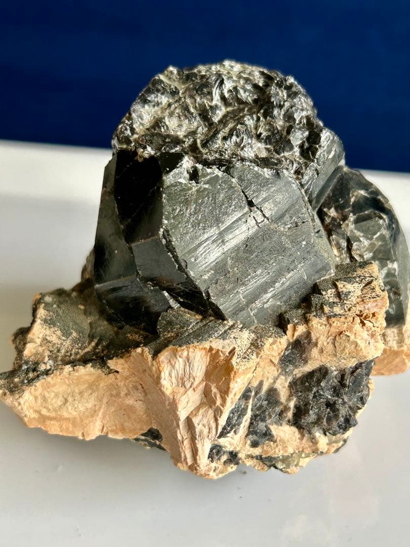 【超特大830g】強力な魔除けの石！ モリオン（黒水晶）クラスター/原石 鑑賞石