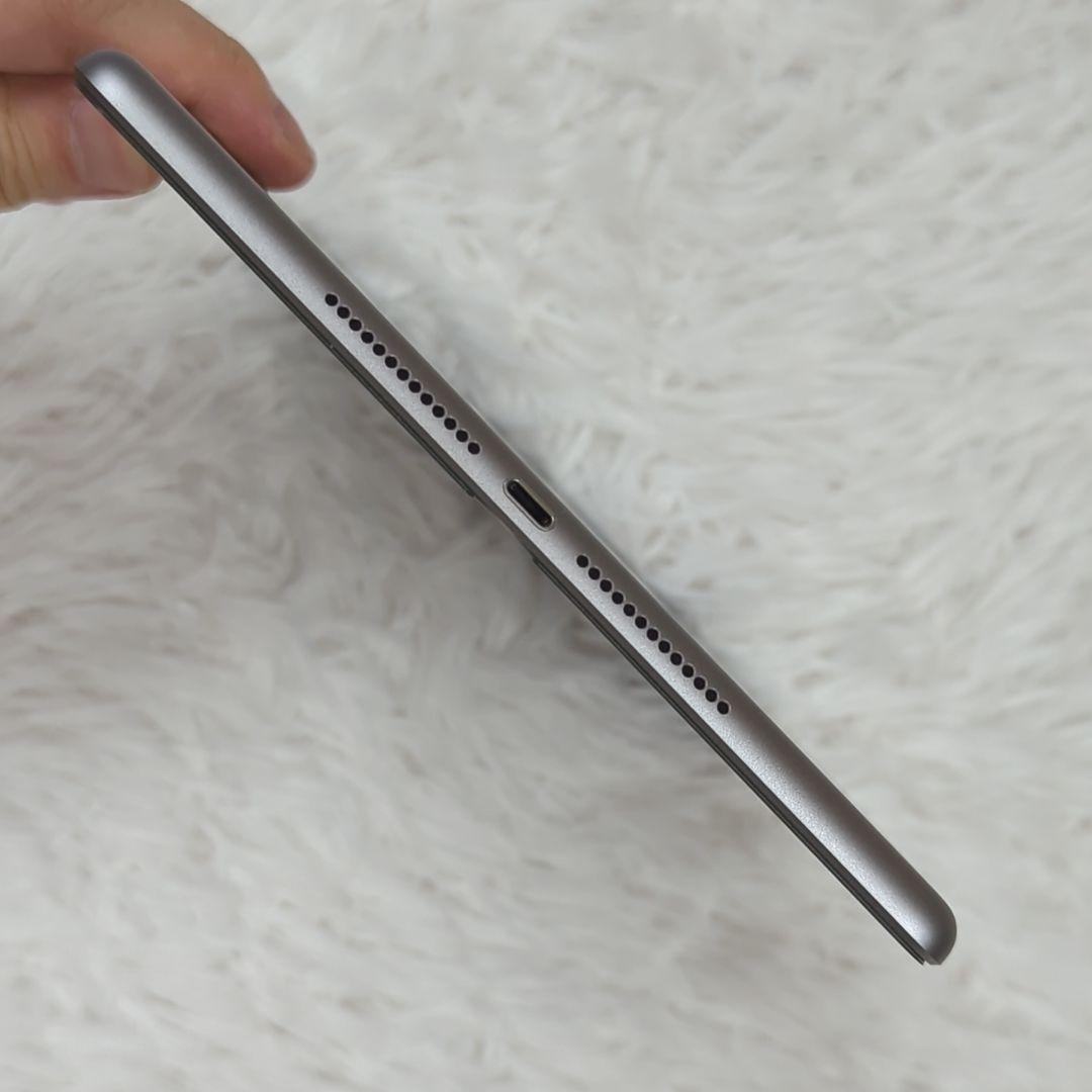 【美品】iPad 第6世代 32GB Wi-Fiモデル