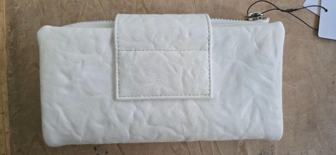 ZUCCa エンボスウォレット