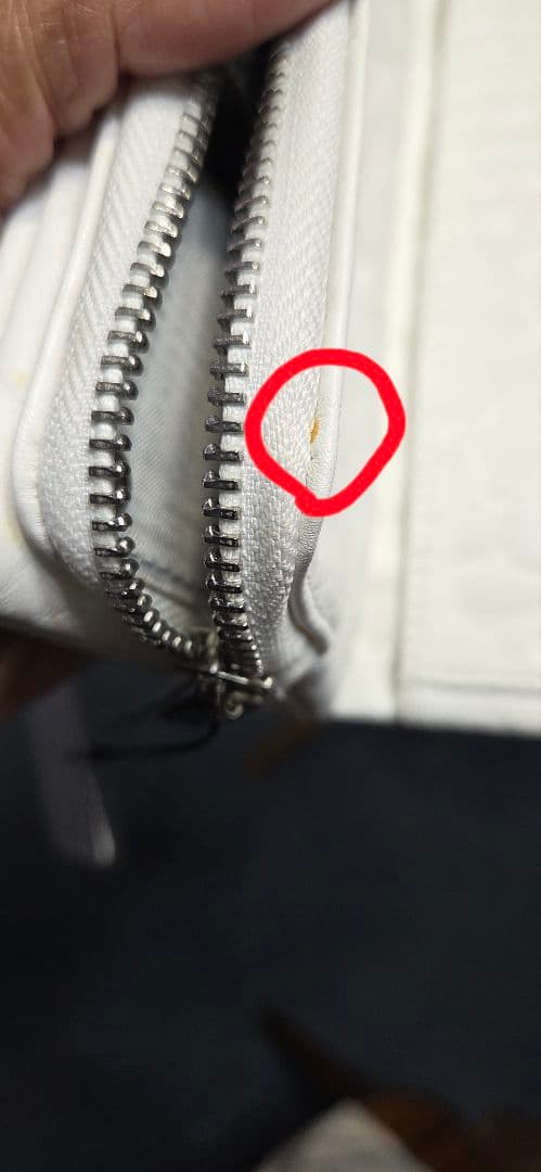 ZUCCa エンボスウォレット